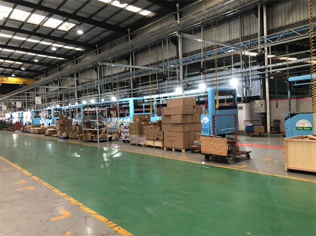 7m Length Electric Mini Bus with 200km Driving Mileage and LHD Steering for Public Transport