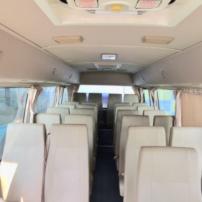 18 Seats Electric Coaster Bus with 200km Cruising Range and 89.7 kWh Battery for Public Transportation