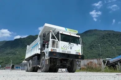 9950*3750*4200 Dimensions 125 Ton Electric Mining Truck 528kWh Zero Emission with Full Hydraulic and Emergency Steering