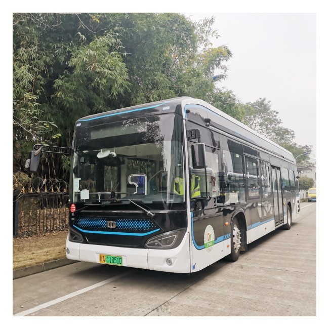 12 Meters Long Distance Electric Bus Luxury Passenger Bus Drive Range 280km